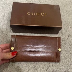 Gucci Brown Leather long wallet with multiple pockets with Gucci box
